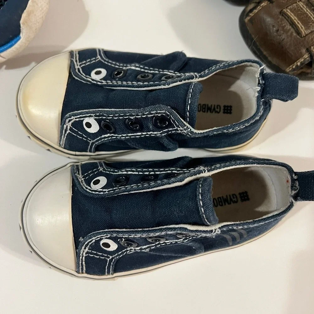 Toddler boy size 6 shoes and sandals (s-191)